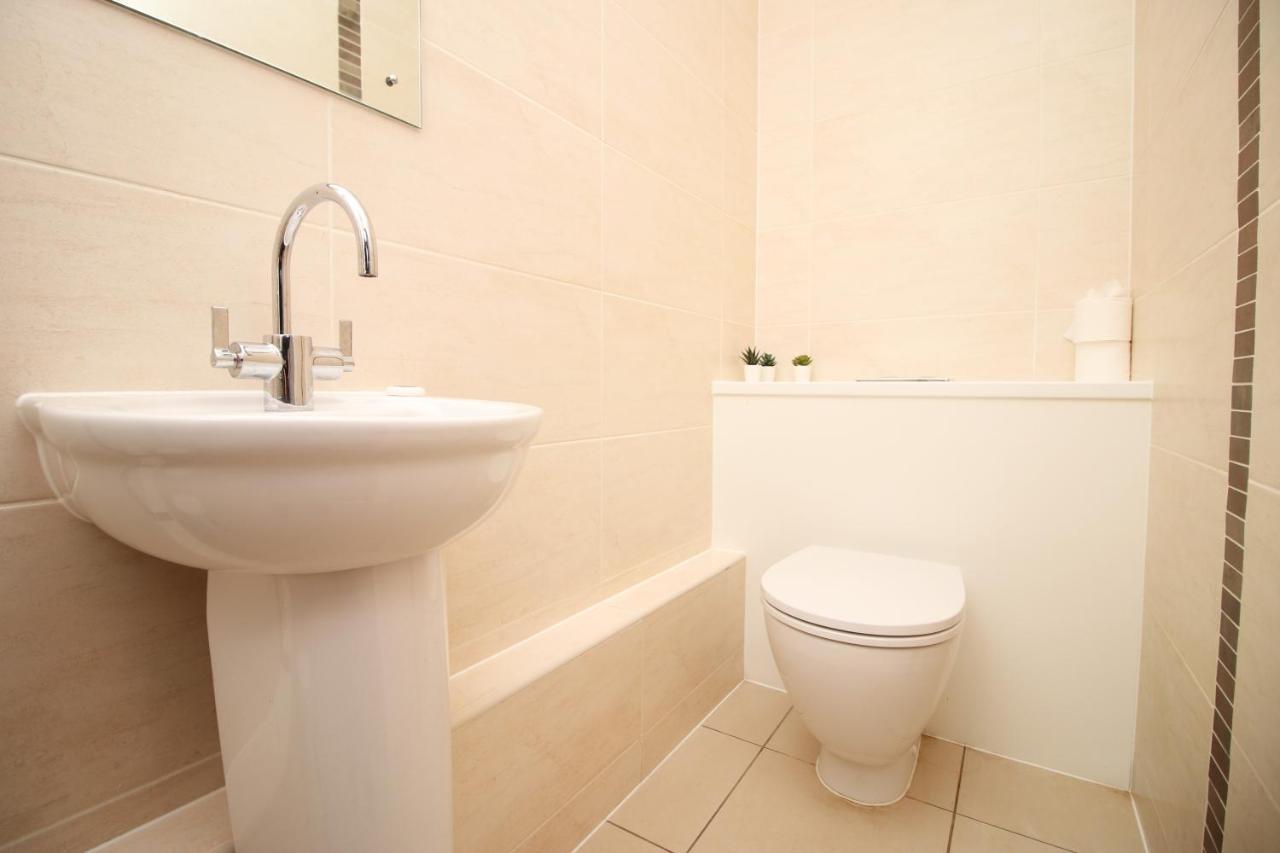 No 2 Under The Clock By Ssw - 2br, Right In The Centre, Sleeps 6 Apartamento Cardiff