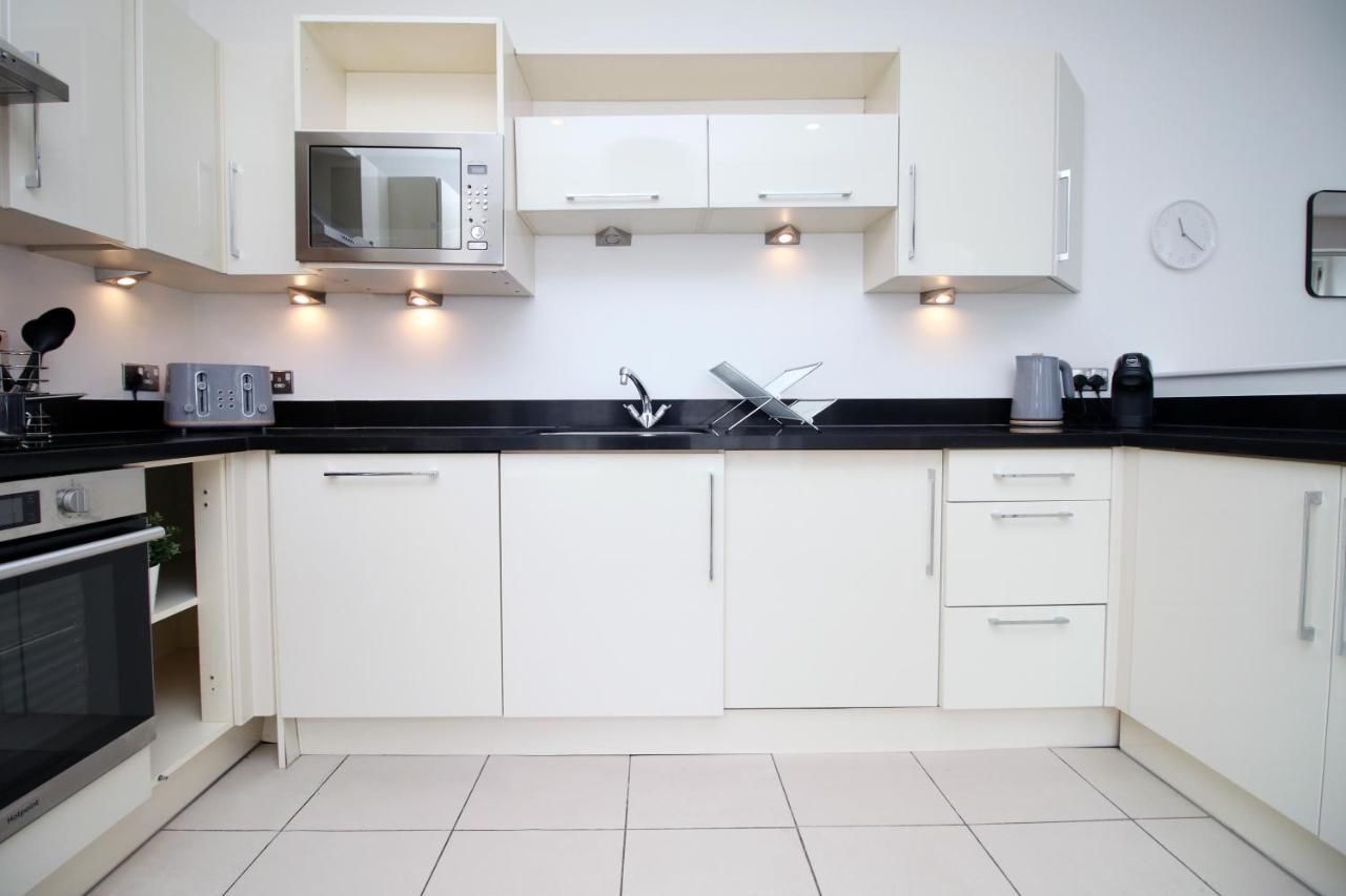 No 2 Under The Clock By Ssw - 2br, Right In The Centre, Sleeps 6 Apartamento Cardiff