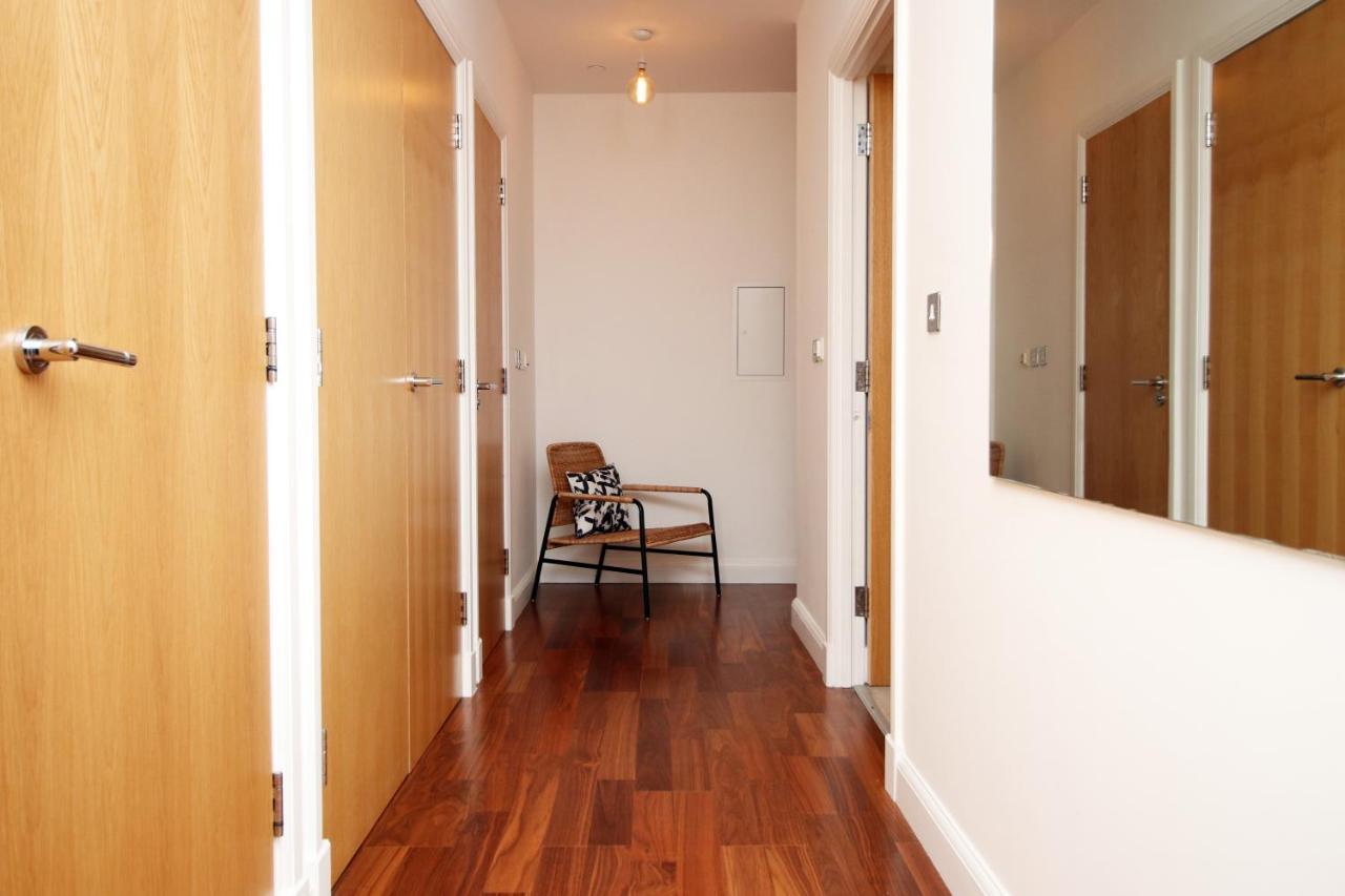 No 2 Under The Clock By Ssw - 2br, Right In The Centre, Sleeps 6 Apartamento Cardiff