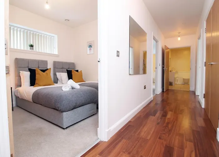 No 2 Under The Clock By Ssw - 2Br, Right In The City Centre, Sleeps 6