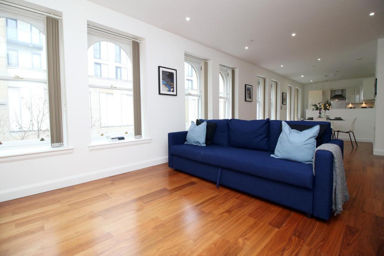 No 2 Under The Clock By Ssw - 2br, Right In The Centre, Sleeps 6 Apartment